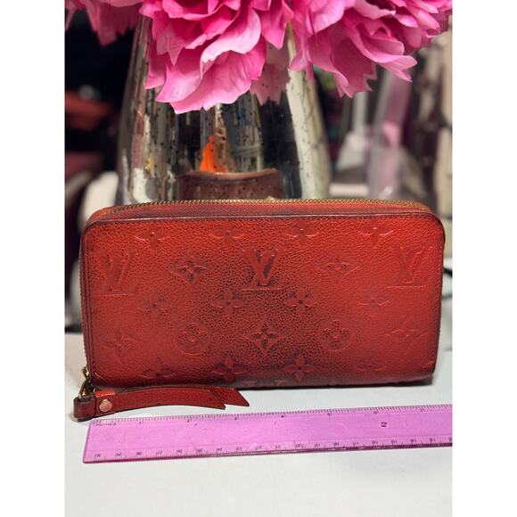 #A43 Authentic Louis Vuitton zippy Empreinte red wallet - Picture 3 of 8